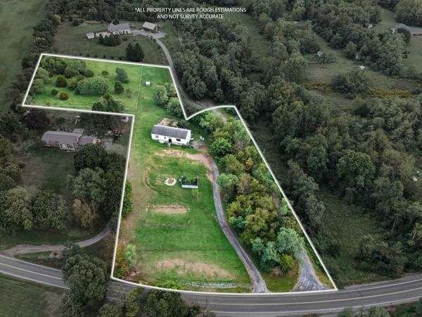 2813 ENOLA ROAD , CARLISLE, PA 17015