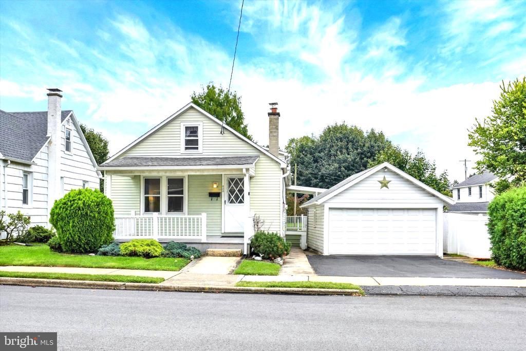 433 W Keller Street, Mechanicsburg, PA 17055 Main Photo
