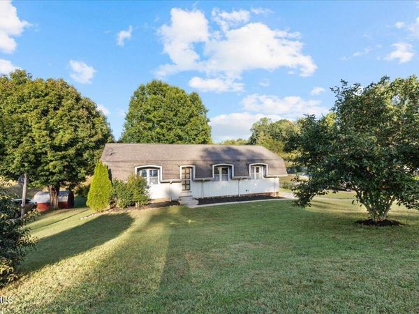 1208 Bair Vette Avenue, Johnson City, TN 37604