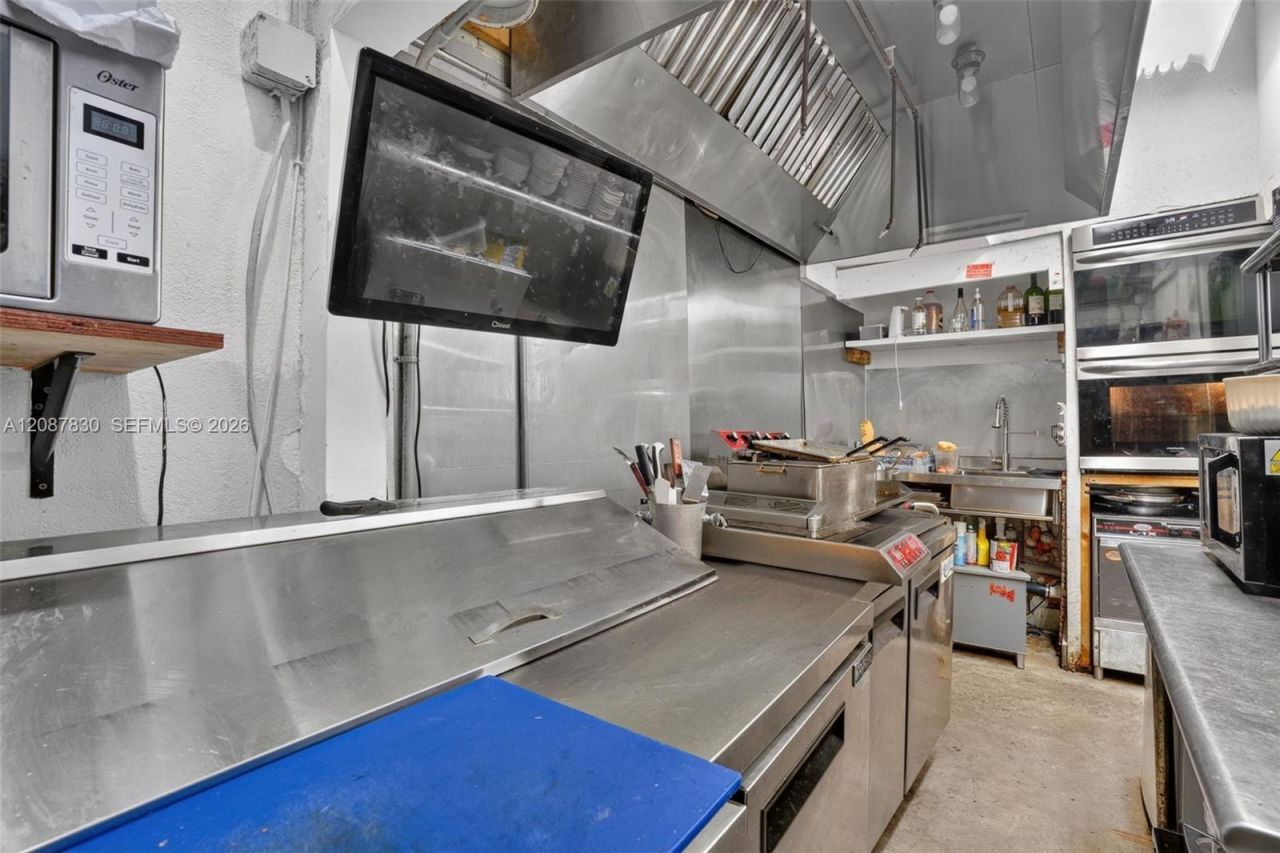Restaurant Opportunity In The Heart Of Little Hava, Miami, FL 33135 Photo