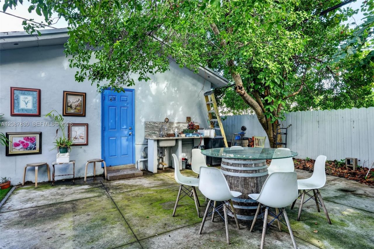 Restaurant Opportunity In The Heart Of Little Hava, Miami, FL 33135 Photo
