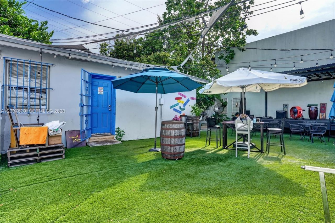 Restaurant Opportunity In The Heart Of Little Hava, Miami, FL 33135 Photo