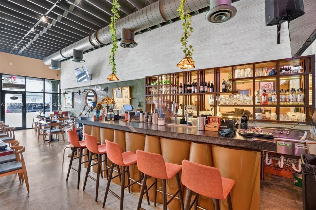 Restaurant Opportunity In The Heart Of Little Hava, Miami, FL 33135 Photo