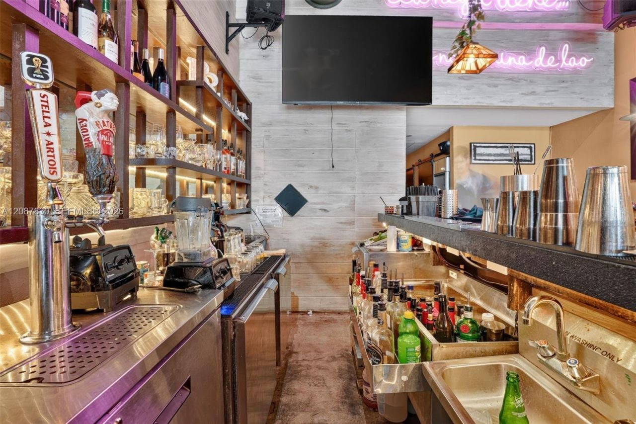 Restaurant Opportunity In The Heart Of Little Hava, Miami, FL 33135 Photo
