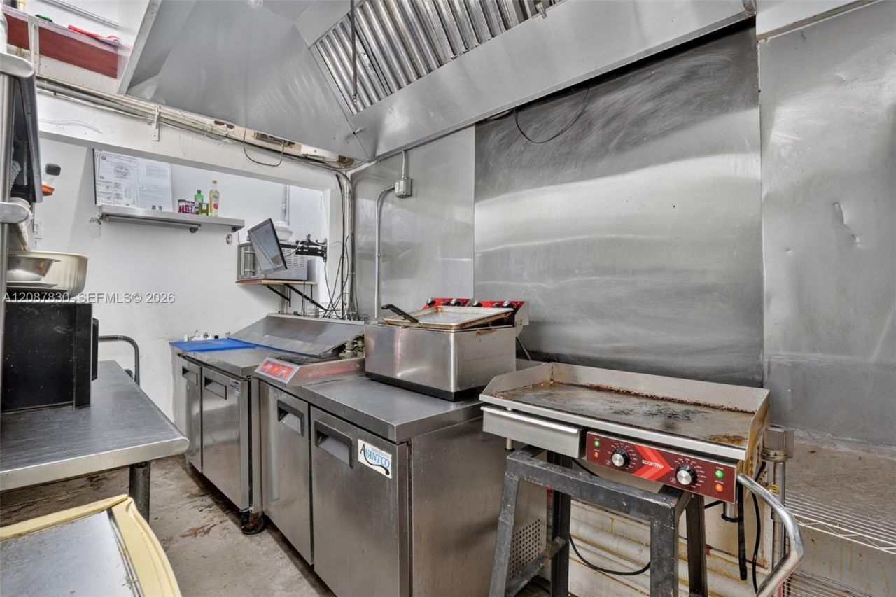 Restaurant Opportunity In The Heart Of Little Hava, Miami, FL 33135 Photo