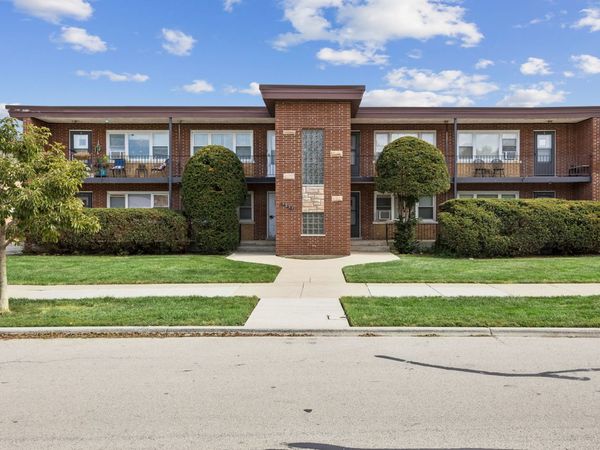 1211 Homestead Road, Unit C, La Grange Park, IL 60526