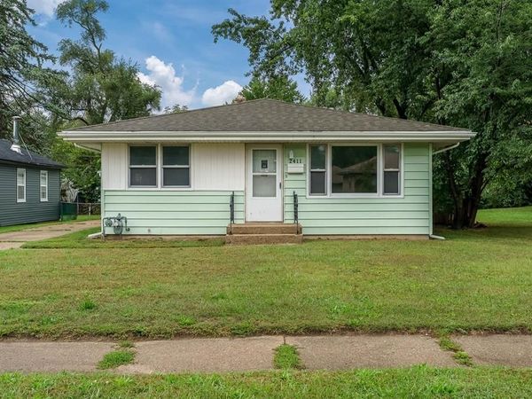 2411 Barton Boulevard , Rockford, IL 61103
