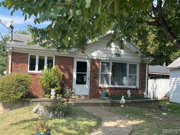 627 Pardella Avenue , St Louis, MO 63125