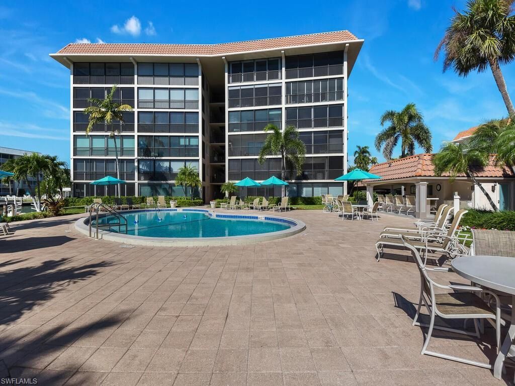 222 Harbour Dr, Unit 103, Naples, FL 34103 Photo