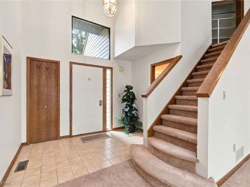 68 Starboard Circle, Green, OH 44319 Photo 2