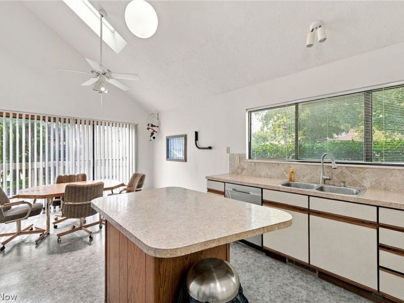 68 Starboard Circle, Green, OH 44319 Photo 8