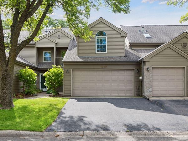 1640 Rose Hill Circle, Lauderdale, MN 55108