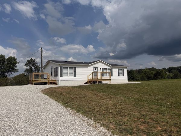 70 Youngstown Road , Hardyville, KY 42746