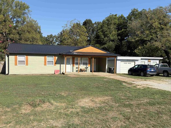 439 S Main St , Salem, AR 72576