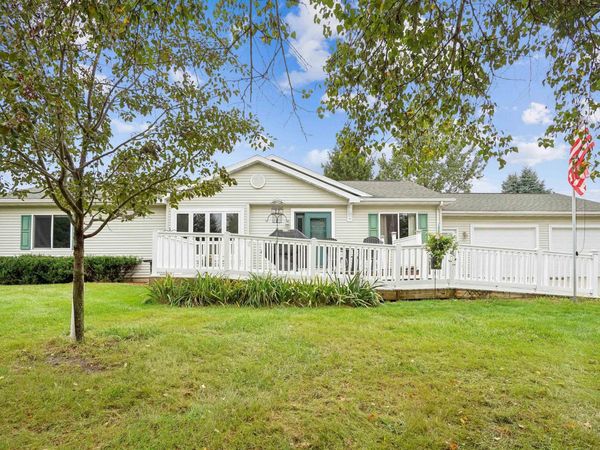 3455 Jepsen Road, Cedar Falls, IA 50613
