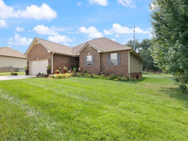 130 Beaver Creek Dr , Portland, TN 37148