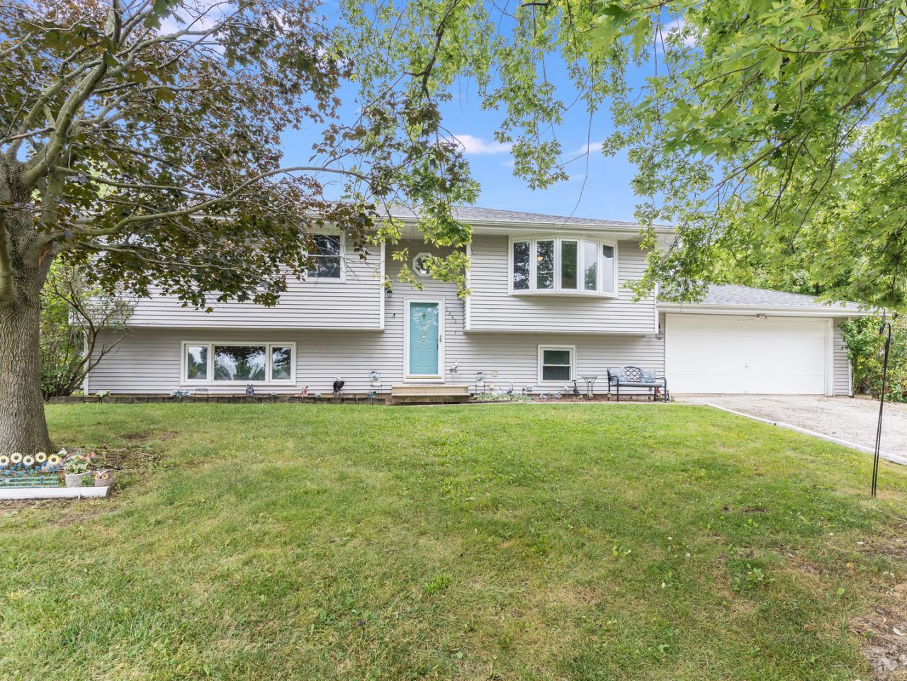 1243 Rick Court, Joliet, IL 60431 Main Photo