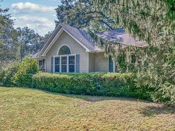 1737 Heathrow Dr, Cookeville, TN 38506