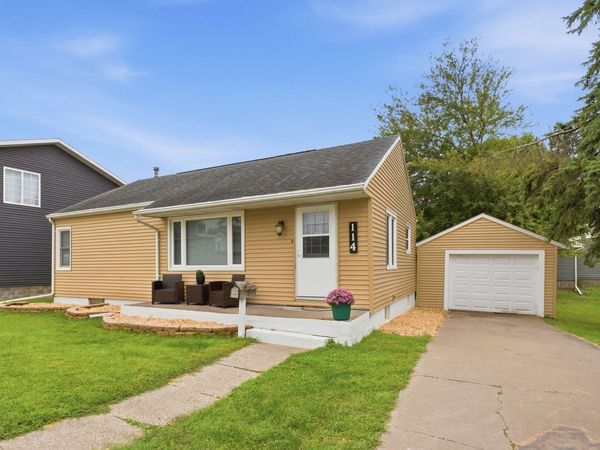114 JEFFERSON, Muscatine, IA 52761