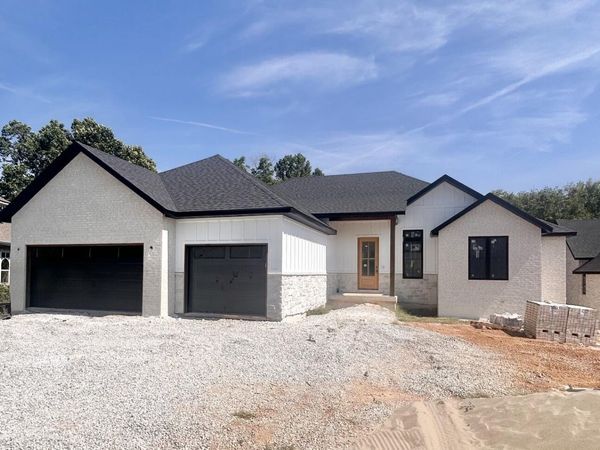 5904 S Clay Avenue , Springfield, MO 65810