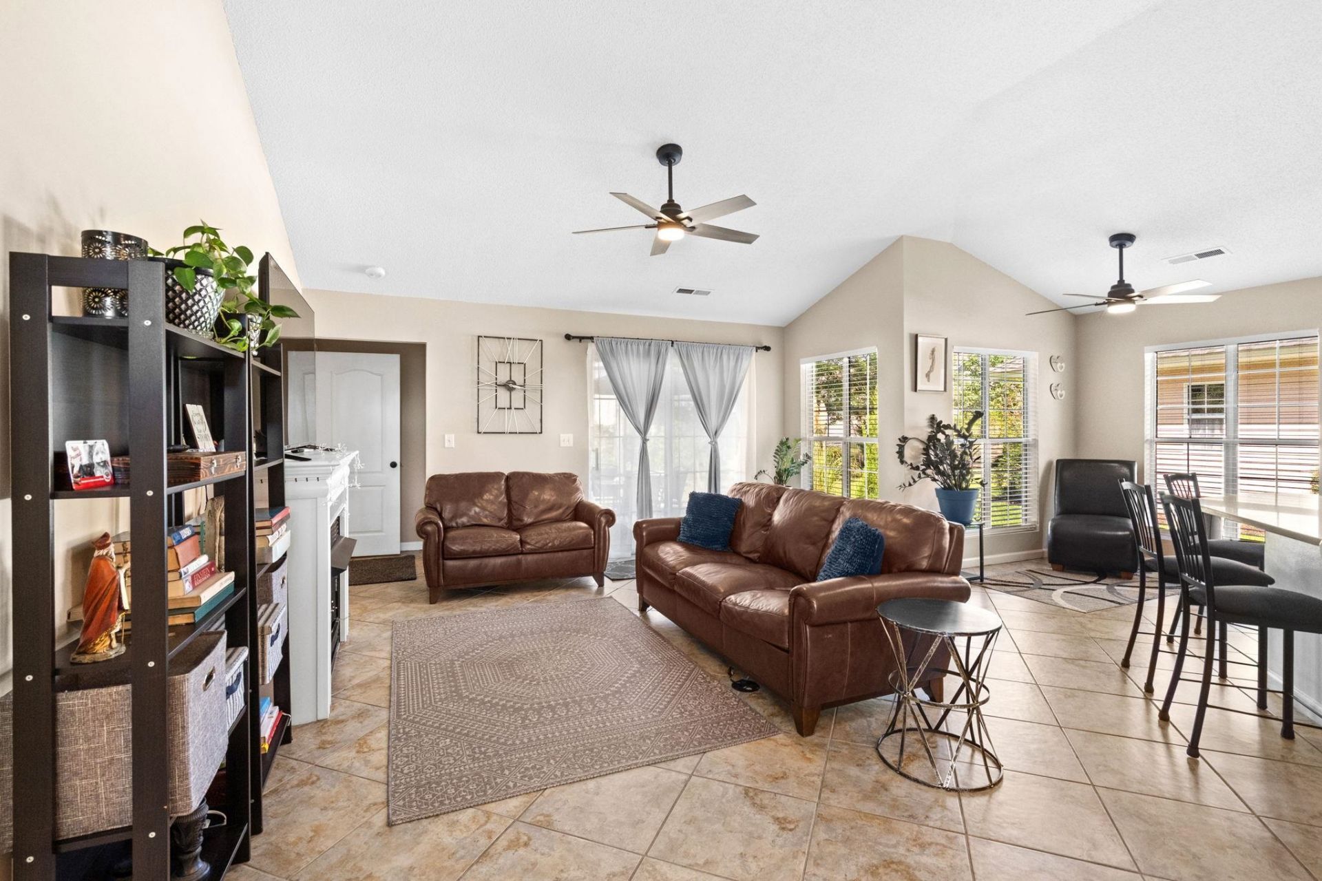 9813 Simonton Ct. Photo 7
