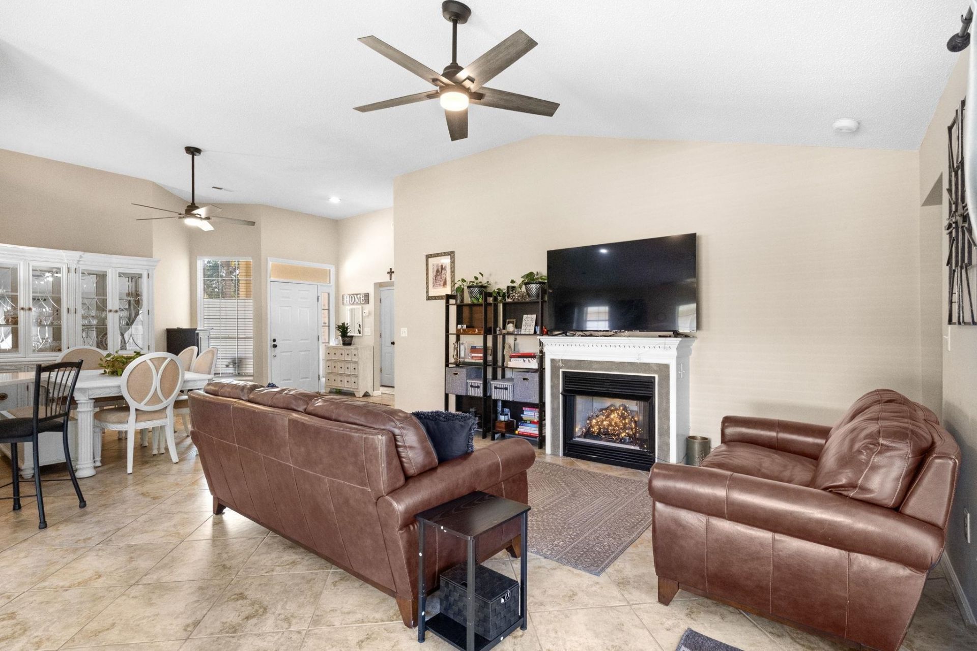 9813 Simonton Ct. Photo 8