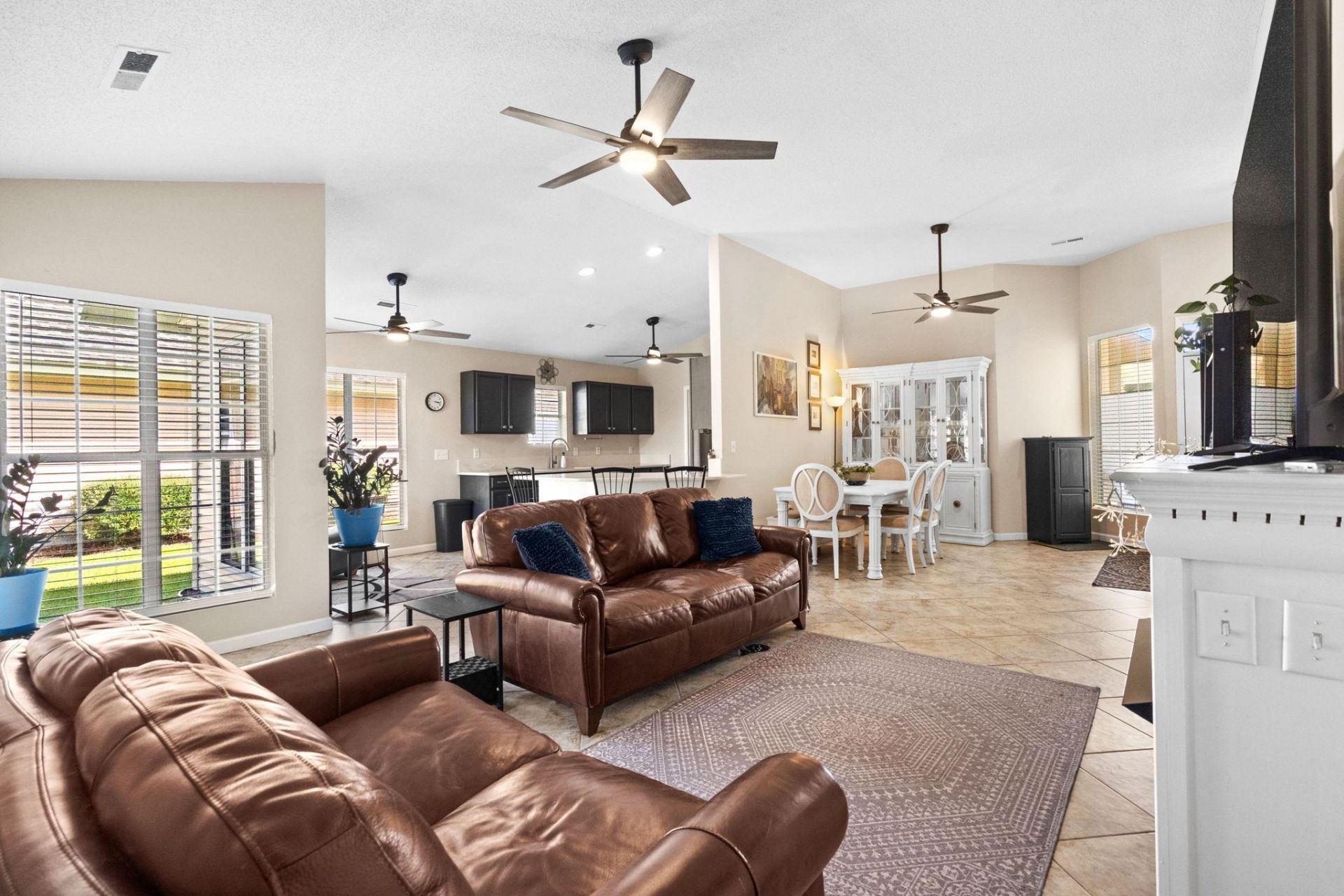 9813 Simonton Ct. Photo 9