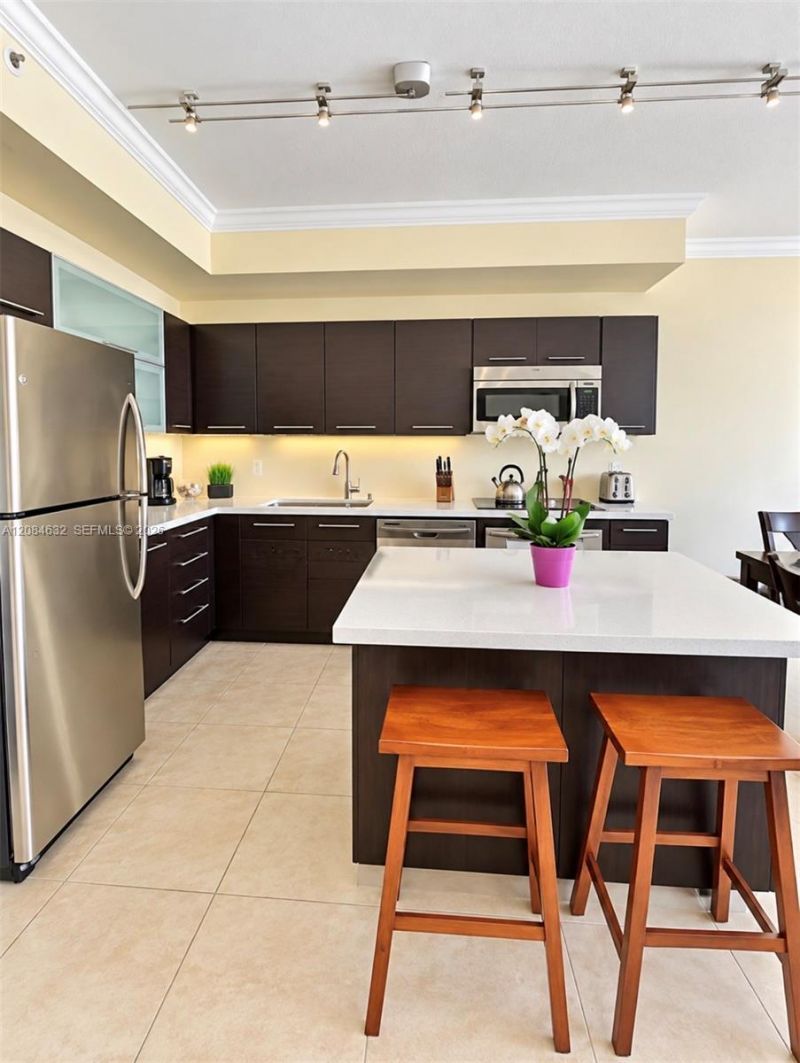 90 SW 3rd St, Unit 1403, Miami, FL 33130 Photo