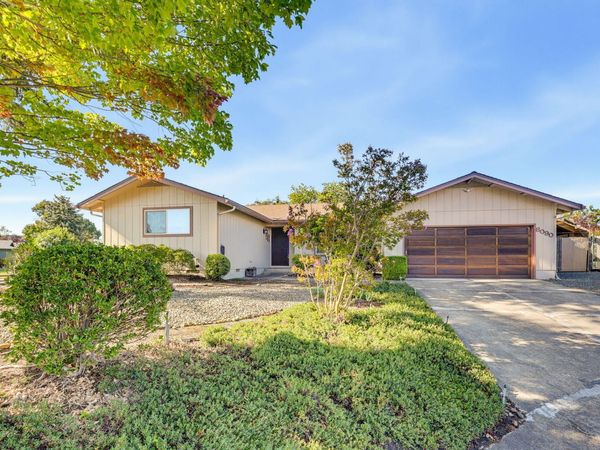 6090 Rock Way, Central Point, OR 97502