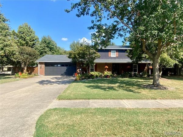 912 Westview Drive , Sikeston, MO 63801