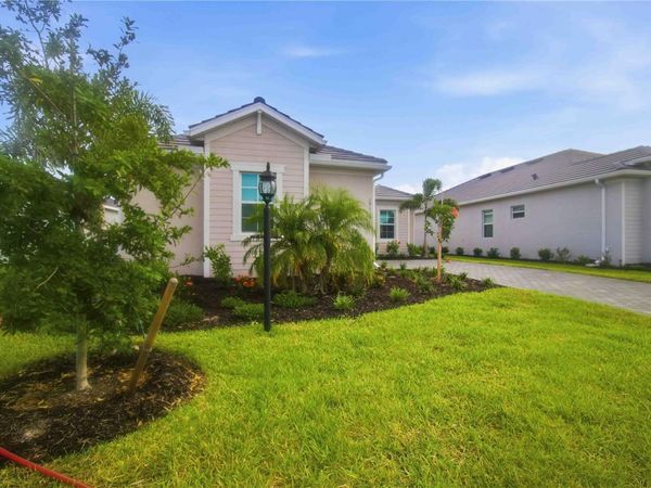 19115 CHERRYSTONE WAY , LAKEWOOD RANCH, FL 34211