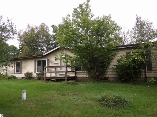 326 Deerfield Road W, Mt Pleasant, MI 00000