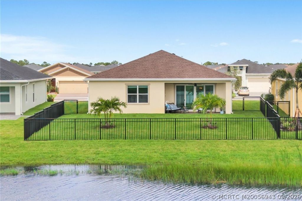 1120 SE Crosswood Way, Port Saint Lucie, FL 34984 Photo