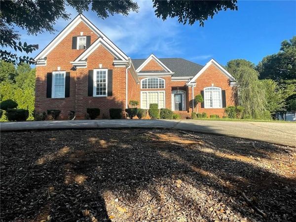 140 Lake Lucinda Drive , Covington, GA 30016