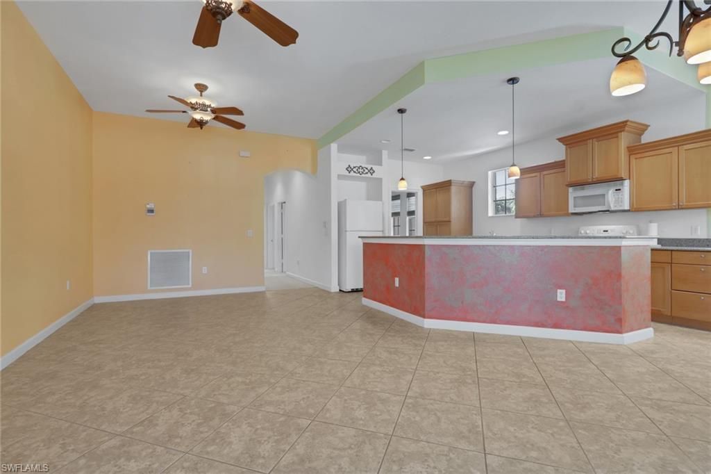 8524 Via Lungomare Cir, Unit 202, Estero, FL 33928 Photo
