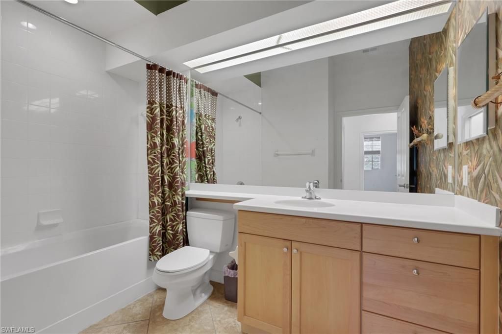 8524 Via Lungomare Cir, Unit 202, Estero, FL 33928 Photo
