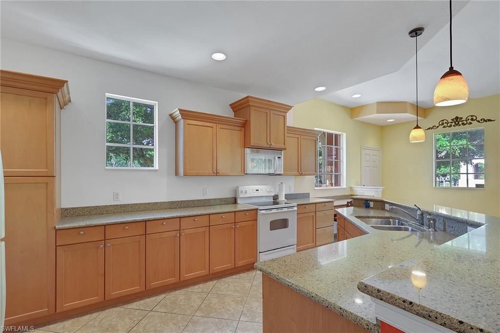8524 Via Lungomare Cir, Unit 202, Estero, FL 33928 Photo