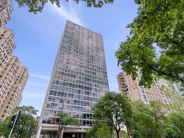 2400 N Lakeview Avenue, Unit 1116, Chicago, IL 60614