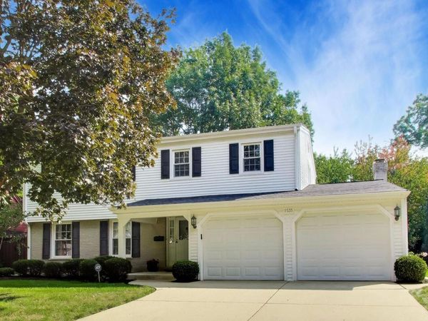 1535 N Haddow Avenue , Arlington Heights, IL 60004