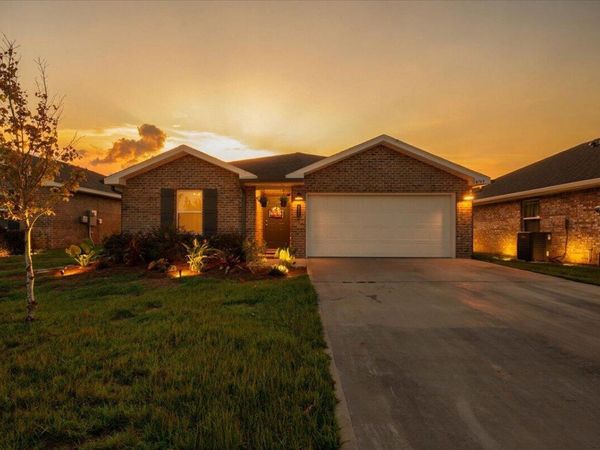 4749 Airmen Drive, Crestview, FL 32539