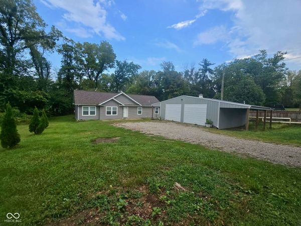 1319 W Commerce Street , Brownstown, IN 47220