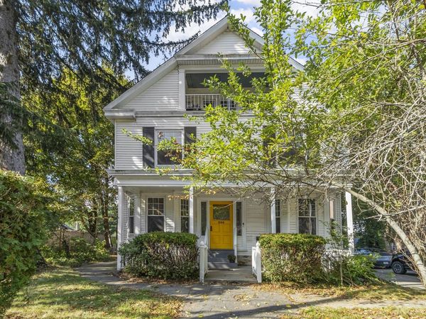 305 Nesmith St, Lowell, MA 01852