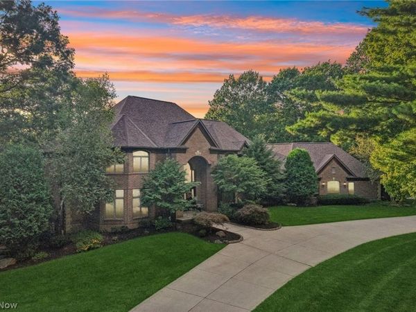 1928 Four Seasons Drive , Akron, OH 44333