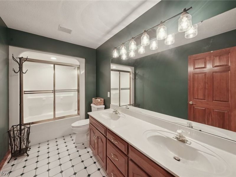 1928 Four Seasons Drive, Akron, OH 44333 Photo 29