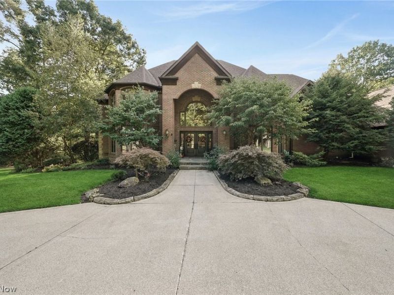 1928 Four Seasons Drive, Akron, OH 44333 Photo 3