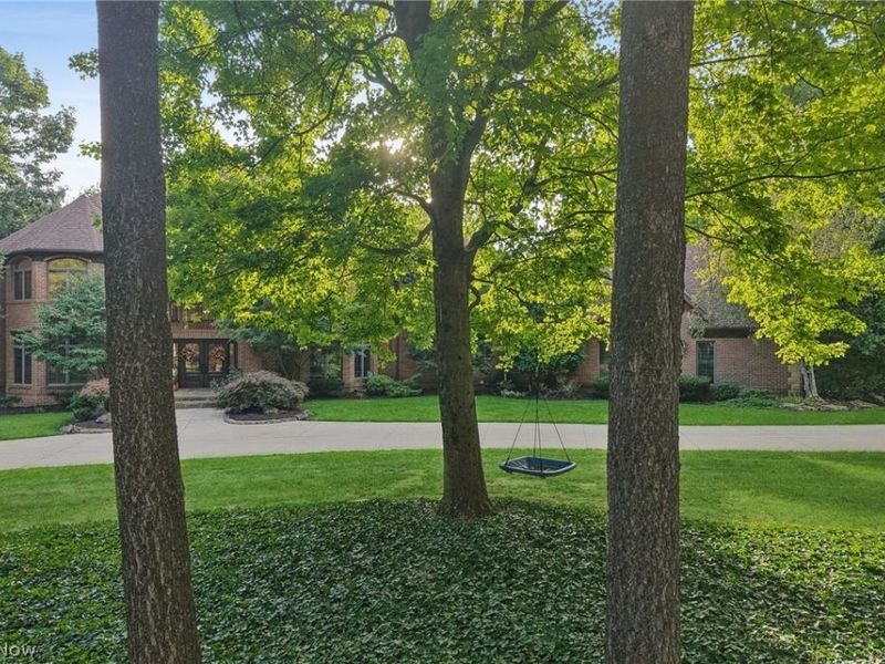 1928 Four Seasons Drive, Akron, OH 44333 Photo 48