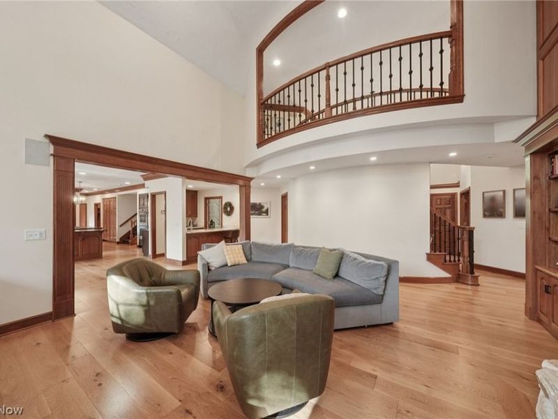 1928 Four Seasons Drive, Akron, OH 44333 Photo 9