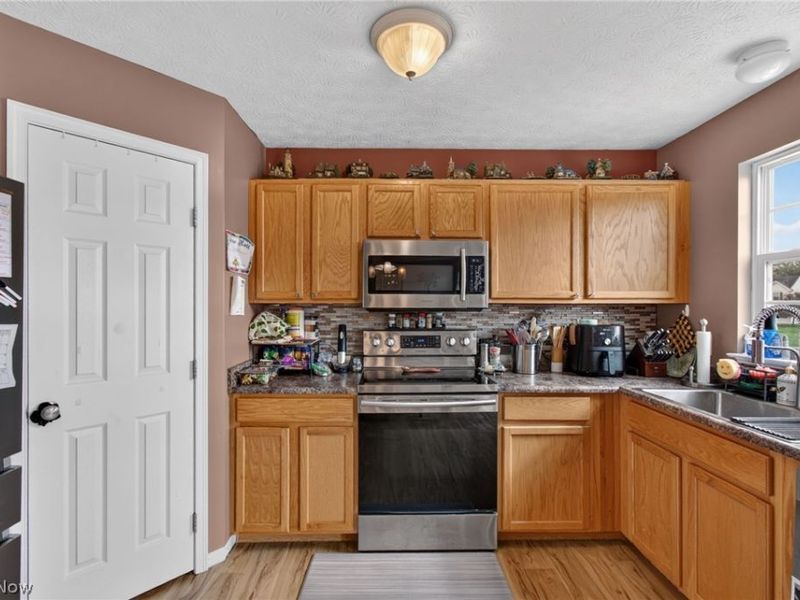 2698 Dutch Circle NE, Canton, OH 44721 Photo 10