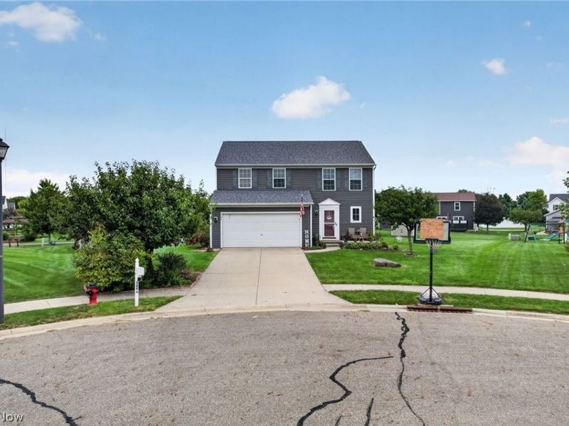 2698 Dutch Circle NE, Canton, OH 44721 Photo 2