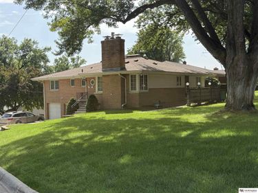 1110 N 60th Street, Omaha, NE 68132